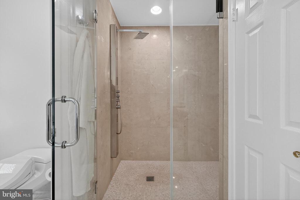 11141 WILLOWBROOK DRIVE