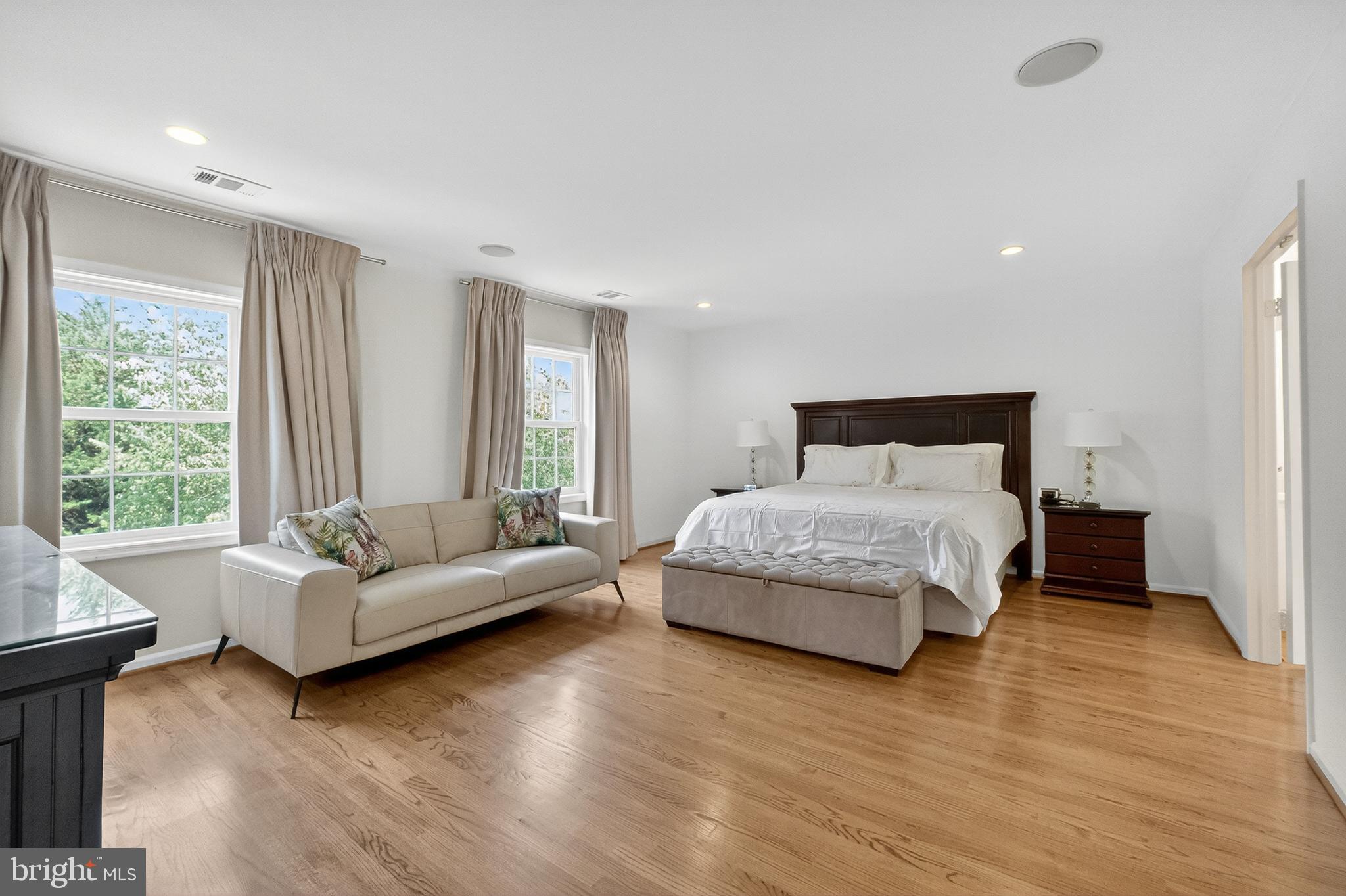 11141 WILLOWBROOK DRIVE