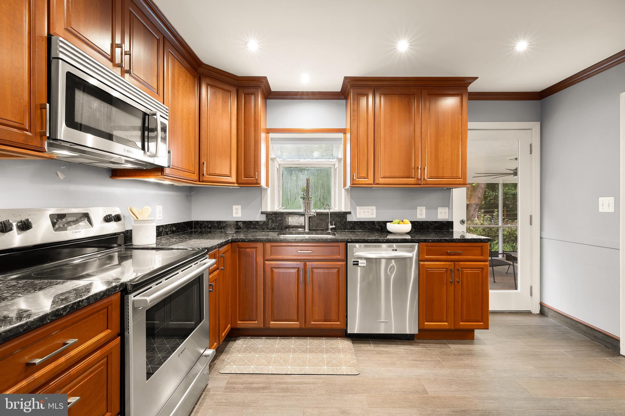 7603 HONESTY WAY