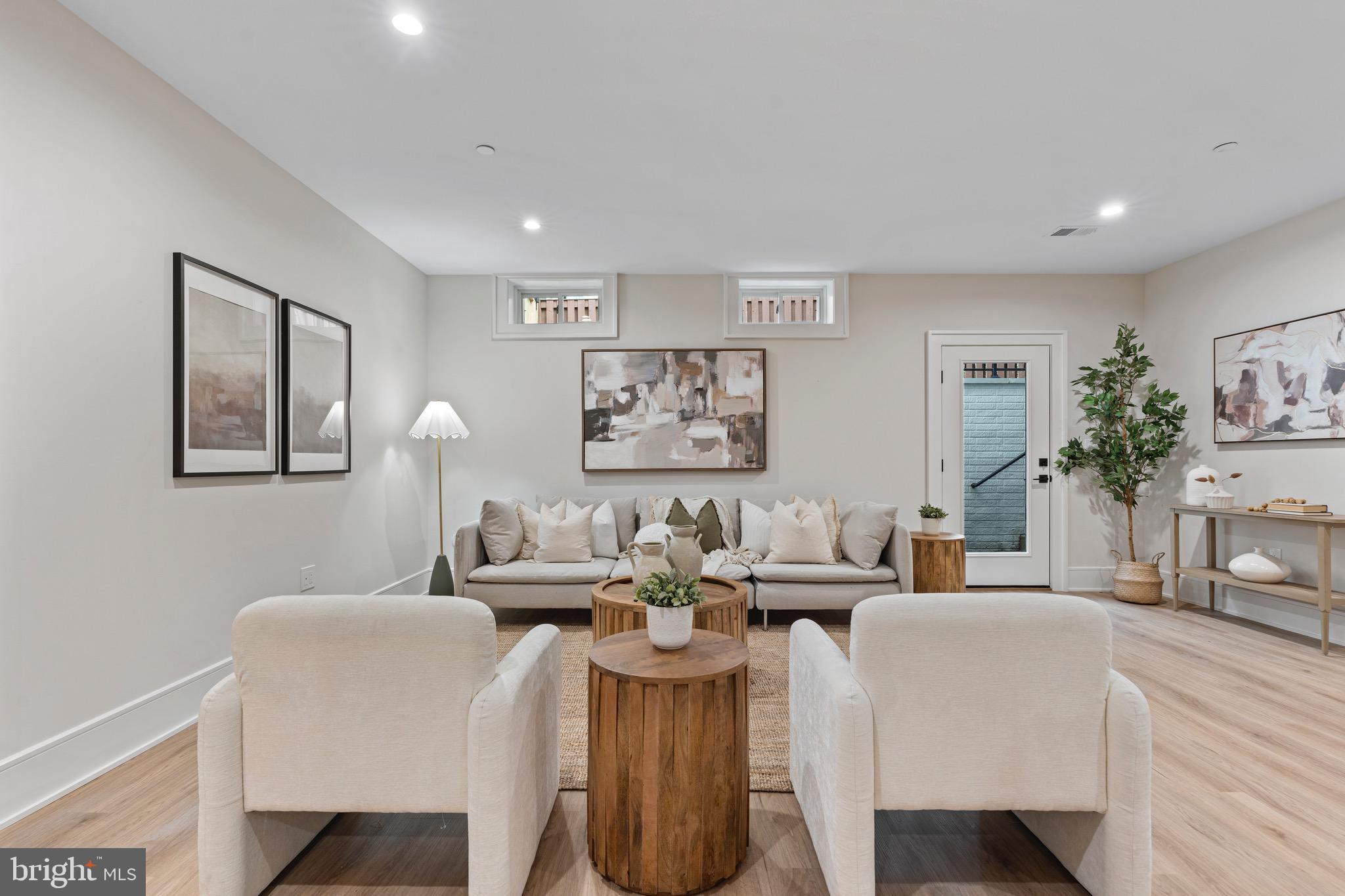 6210 LANDON LANE