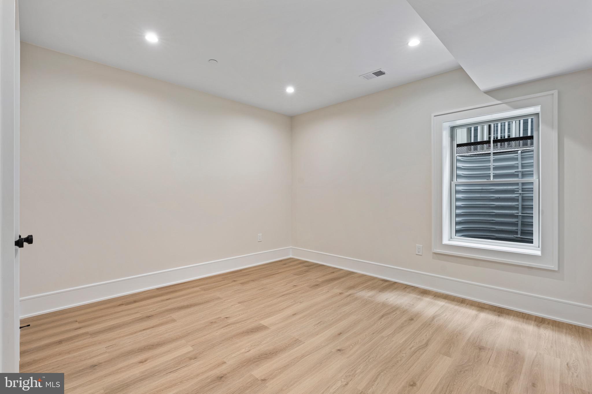 6210 LANDON LANE