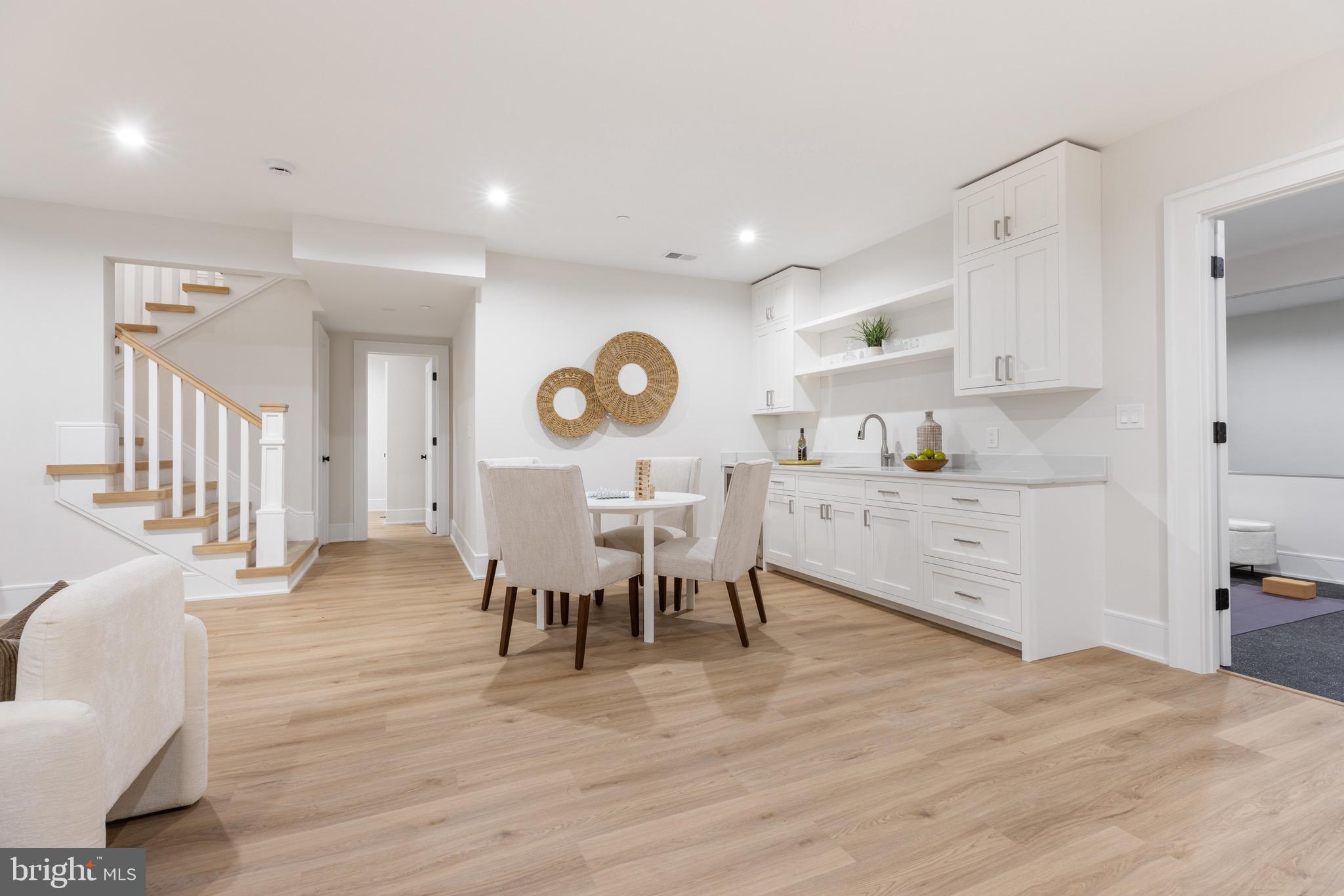 6210 LANDON LANE