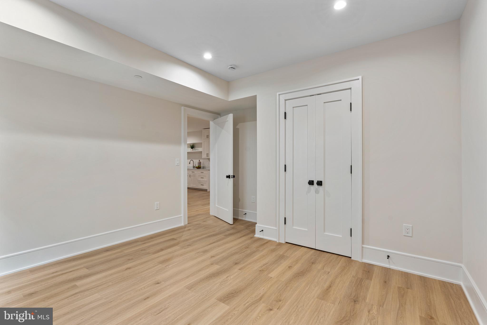 6210 LANDON LANE