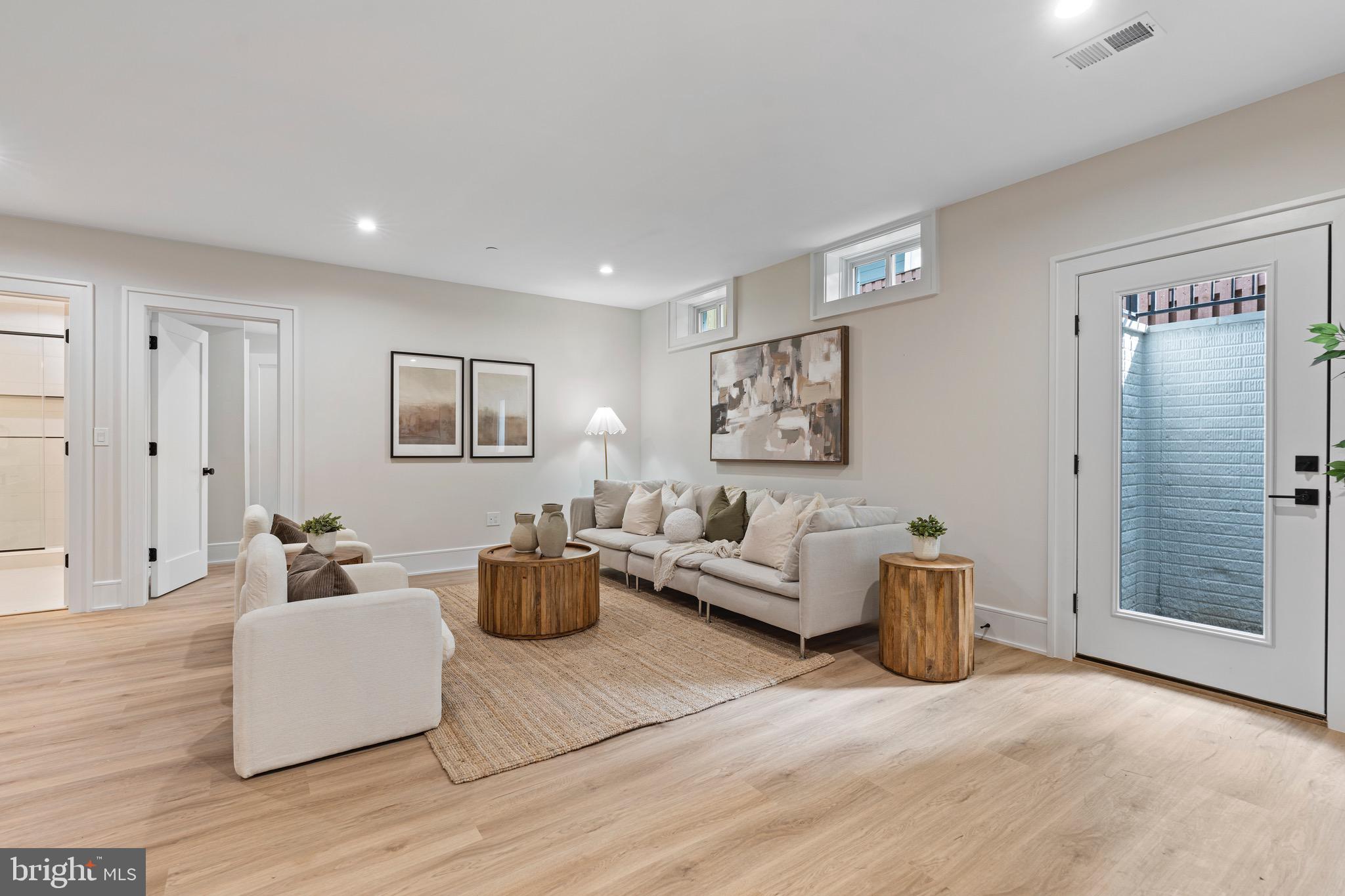 6210 LANDON LANE