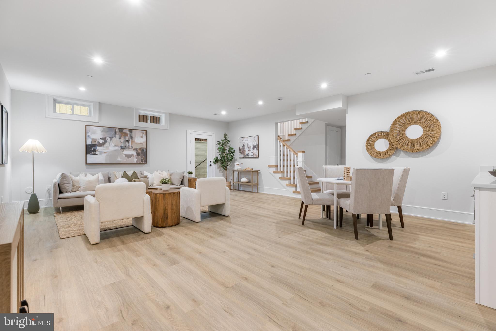 6210 LANDON LANE