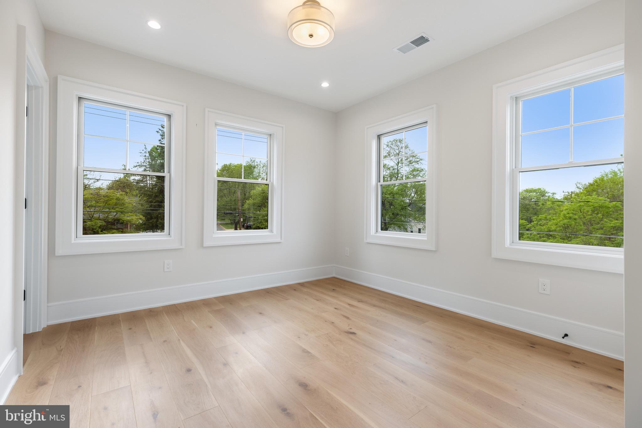 6210 LANDON LANE