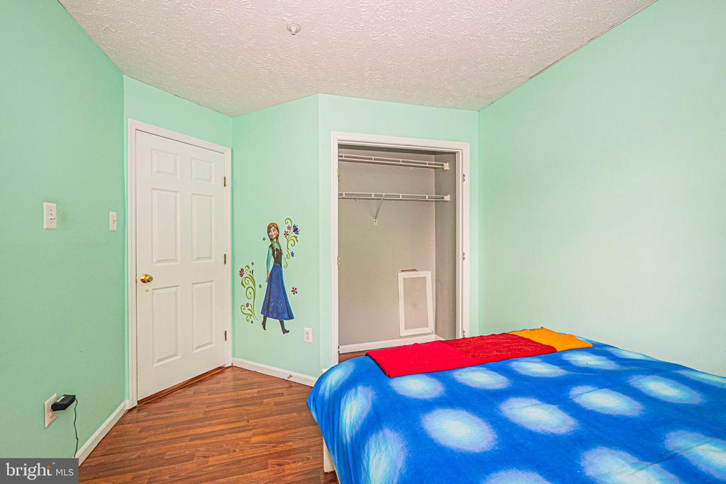 18633 CLOVERCREST CIRCLE
