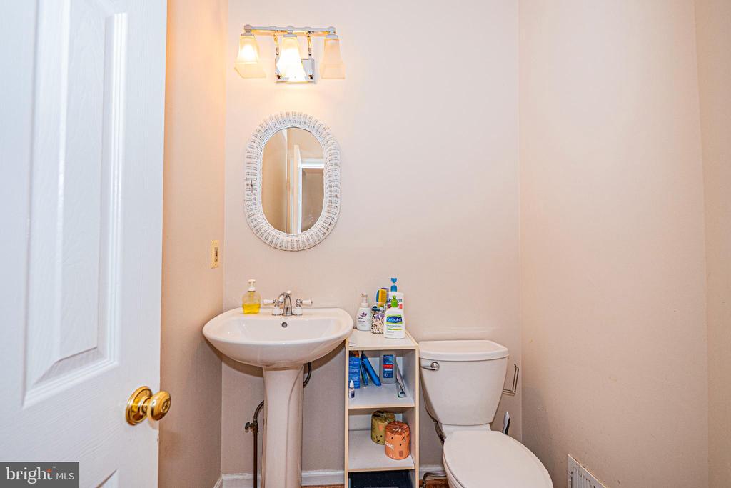18633 CLOVERCREST CIRCLE
