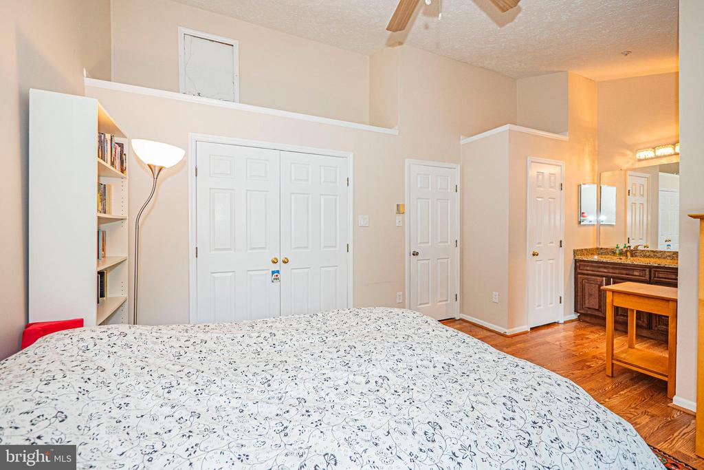 18633 CLOVERCREST CIRCLE