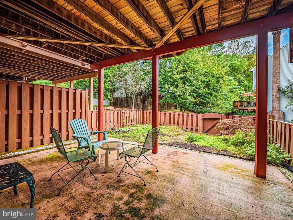 18633 CLOVERCREST CIRCLE