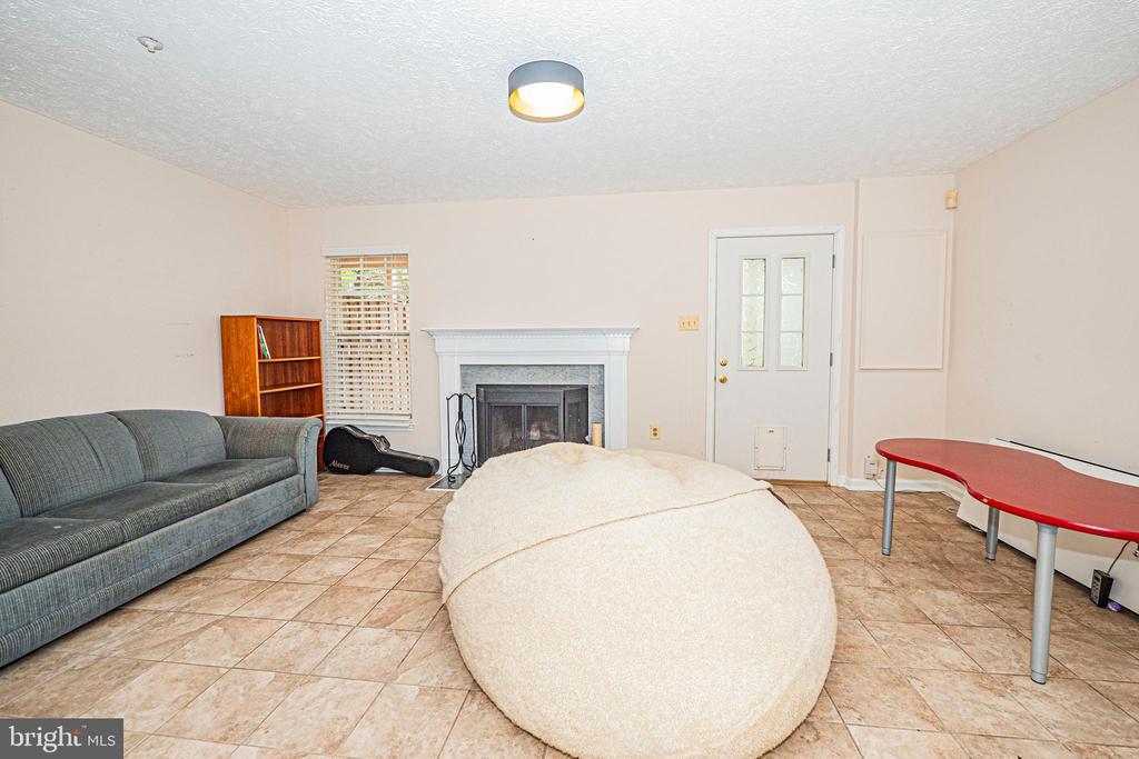 18633 CLOVERCREST CIRCLE