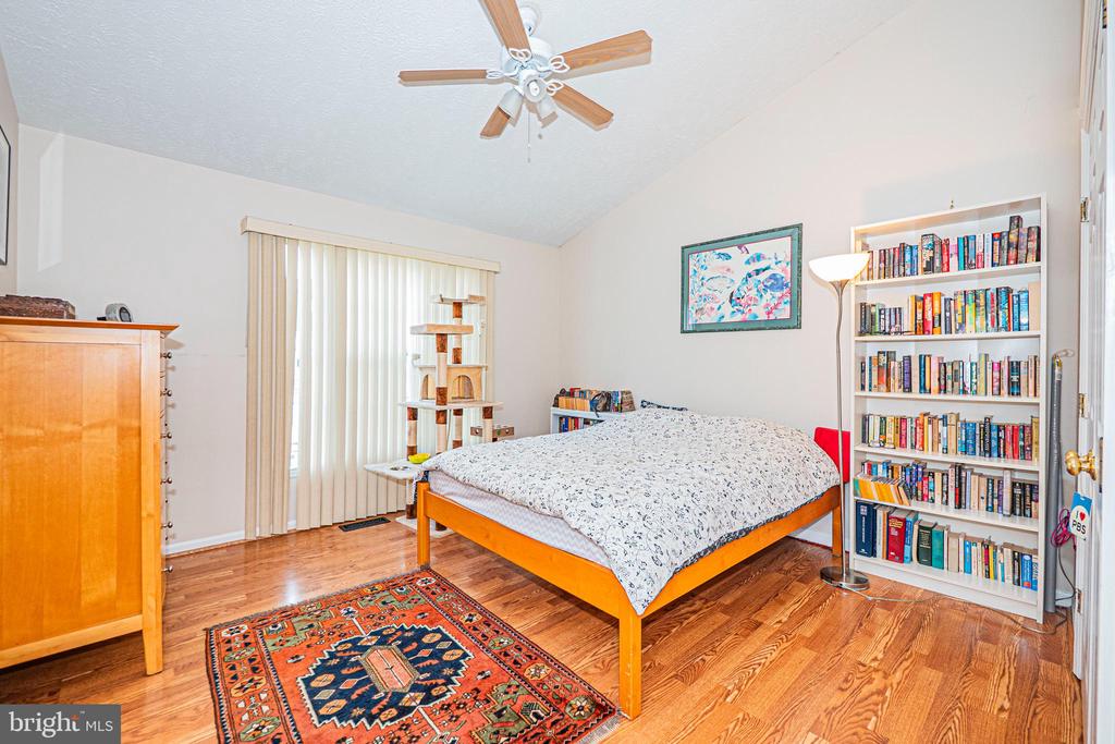 18633 CLOVERCREST CIRCLE