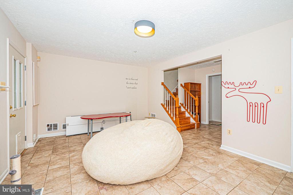 18633 CLOVERCREST CIRCLE