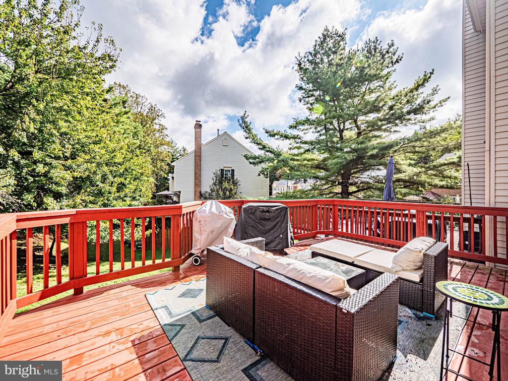 18633 CLOVERCREST CIRCLE