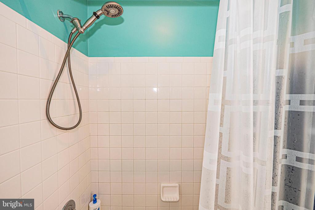 18633 CLOVERCREST CIRCLE