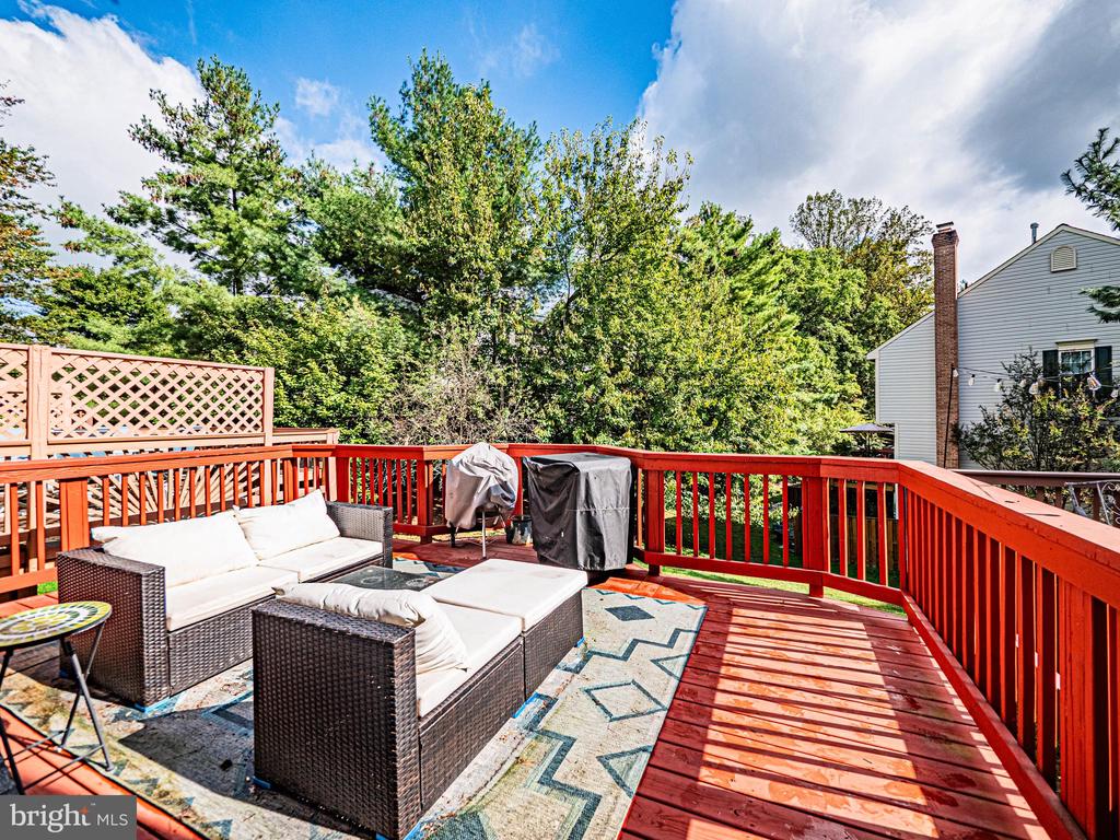 18633 CLOVERCREST CIRCLE
