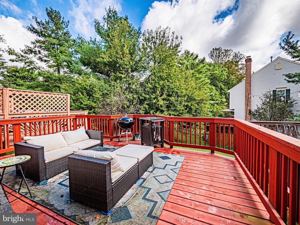 18633 CLOVERCREST CIRCLE