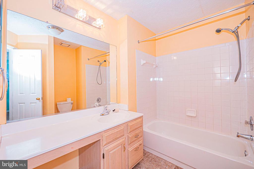 18633 CLOVERCREST CIRCLE