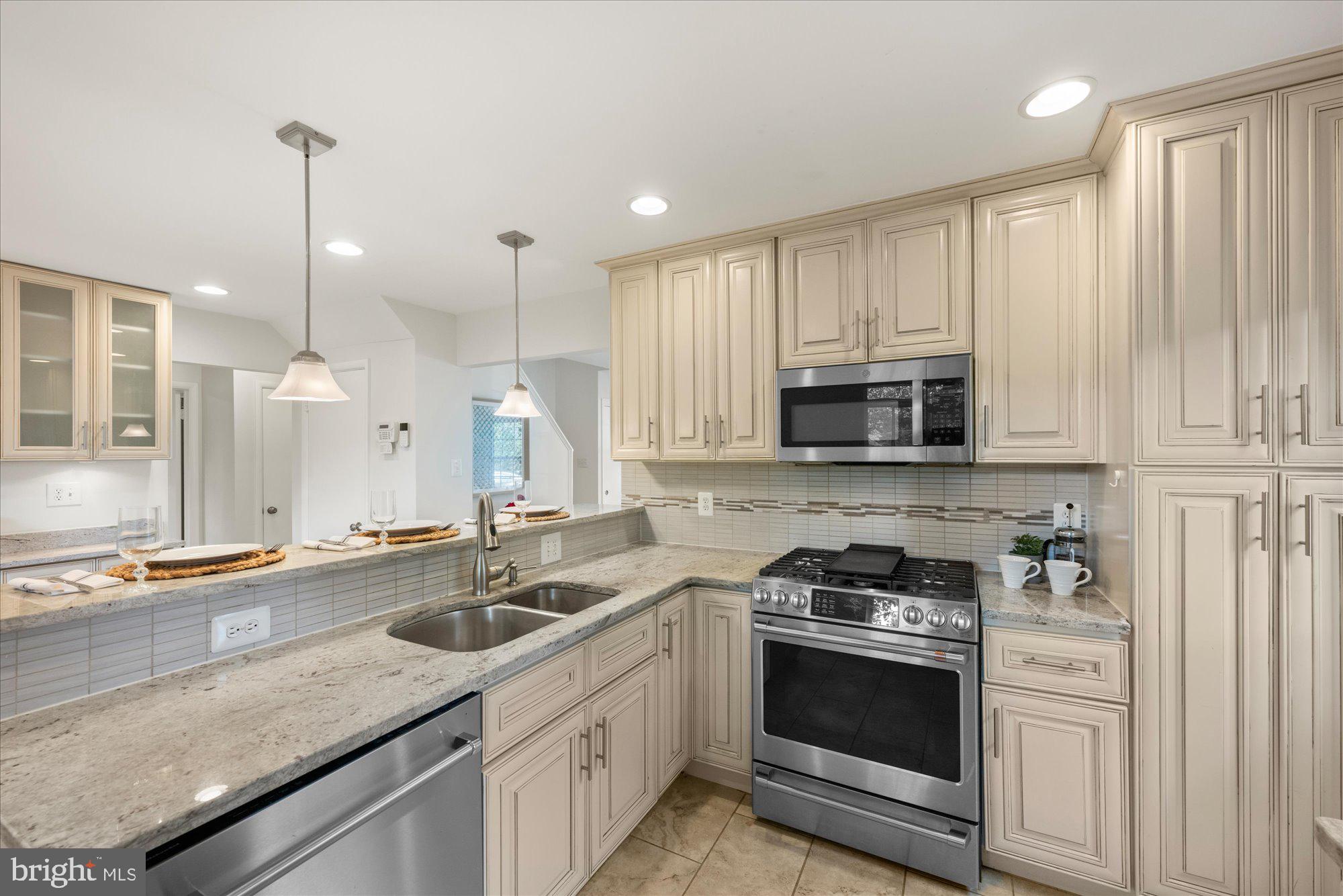 4114 BYRD COURT