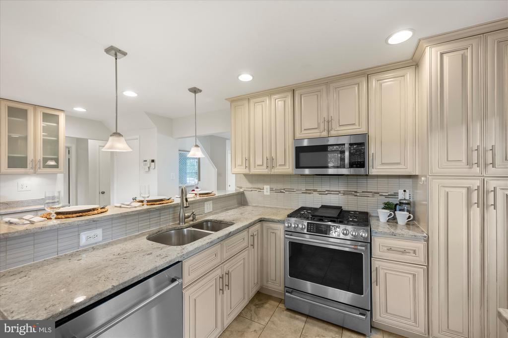 4114 BYRD COURT