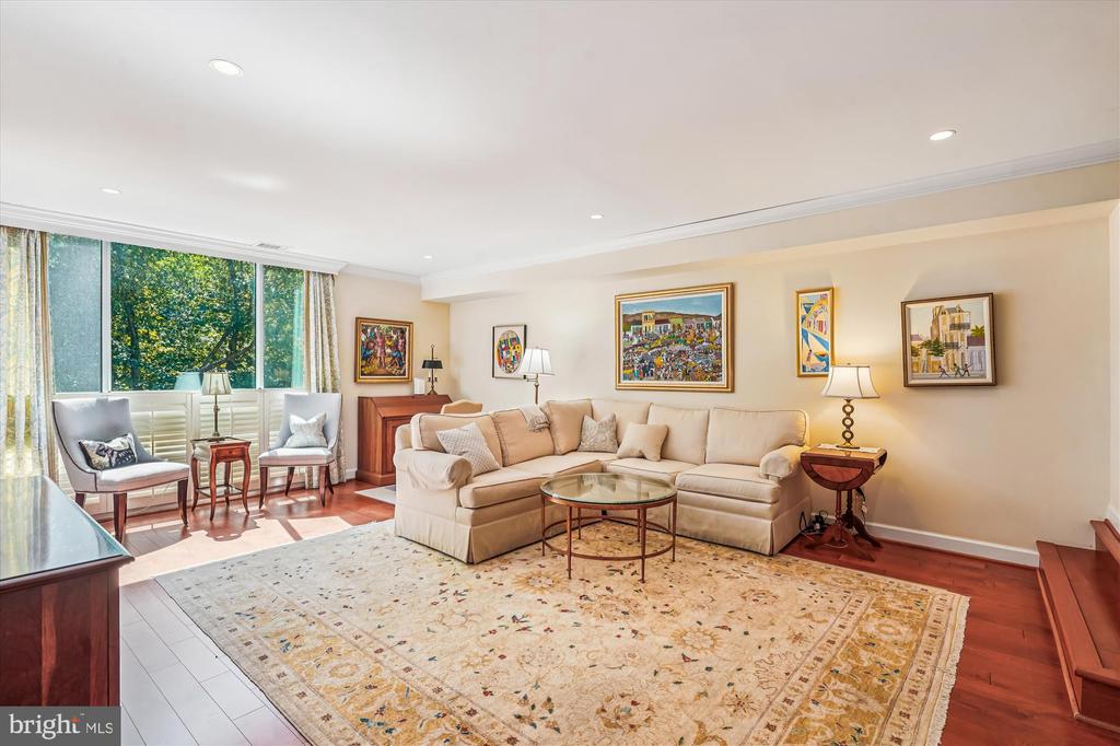 4960 SENTINEL DRIVE 10-302