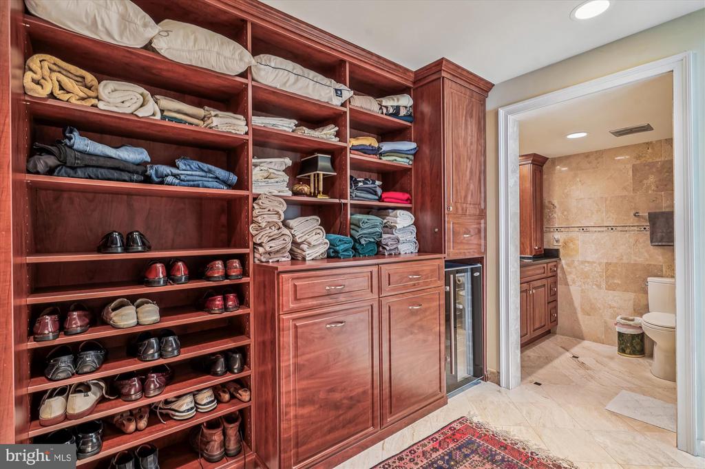 4960 SENTINEL DRIVE 10-302