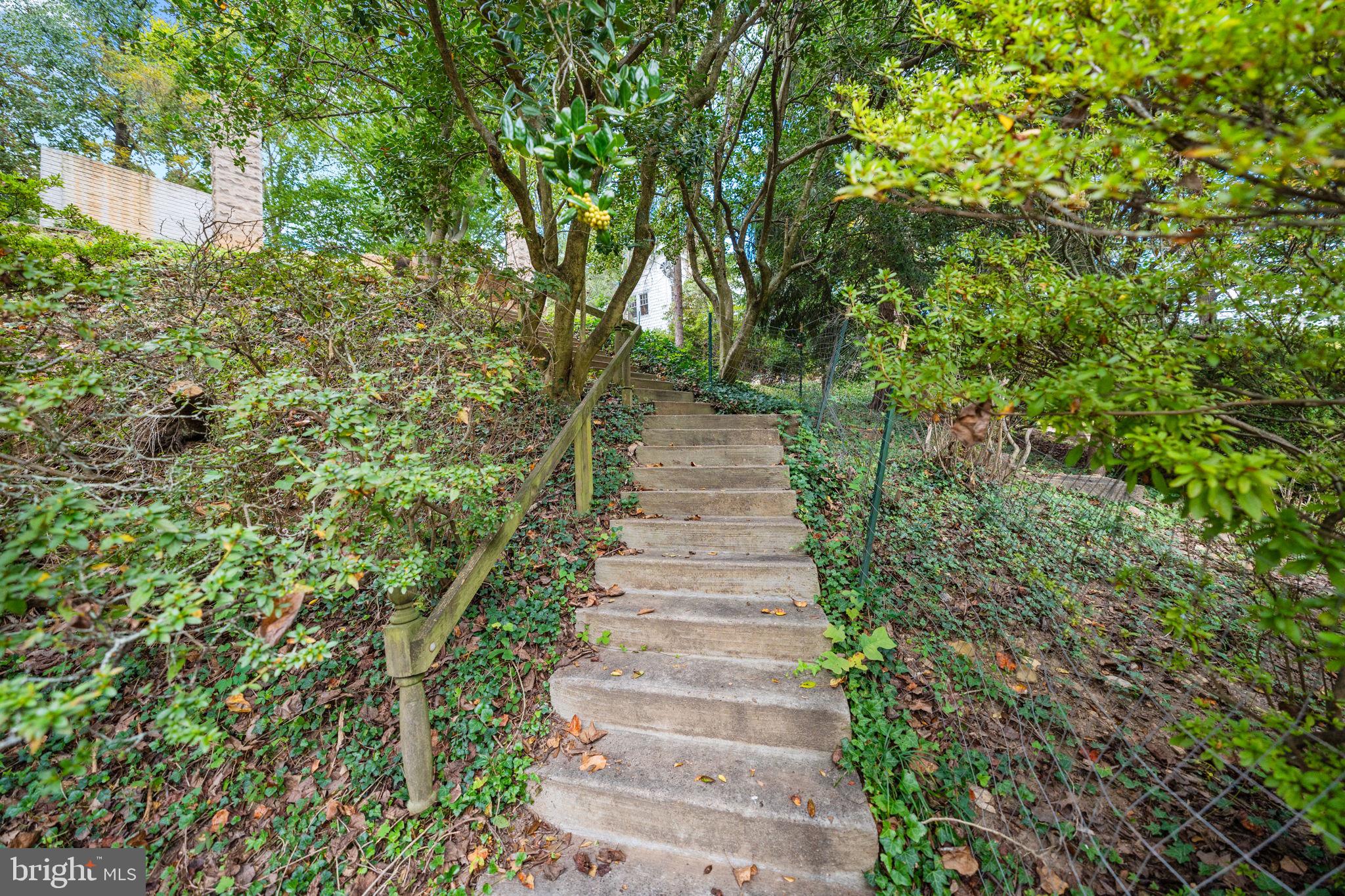 702 & 704 SLIGO CREEK PARKWAY