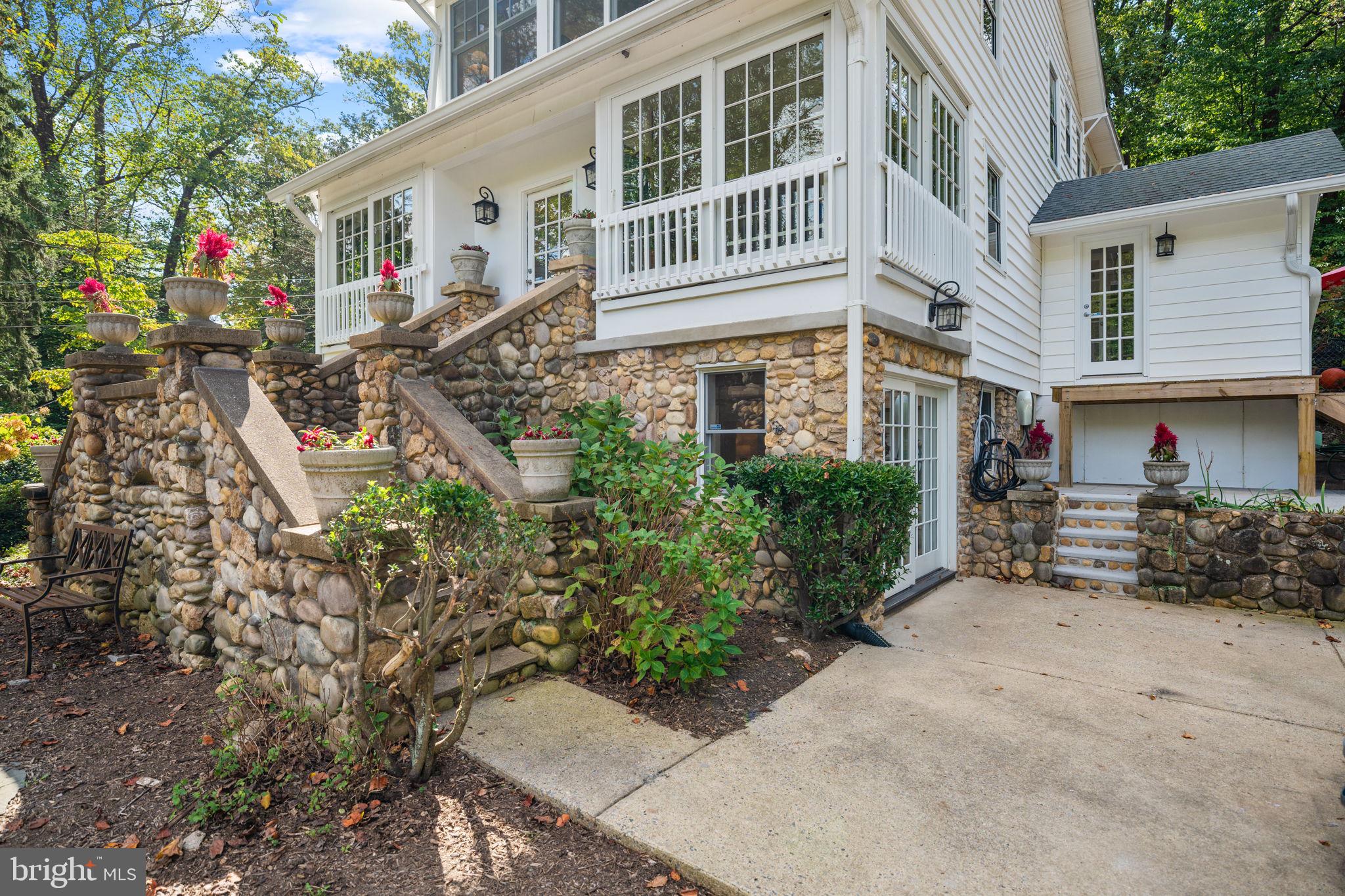 702 & 704 SLIGO CREEK PARKWAY