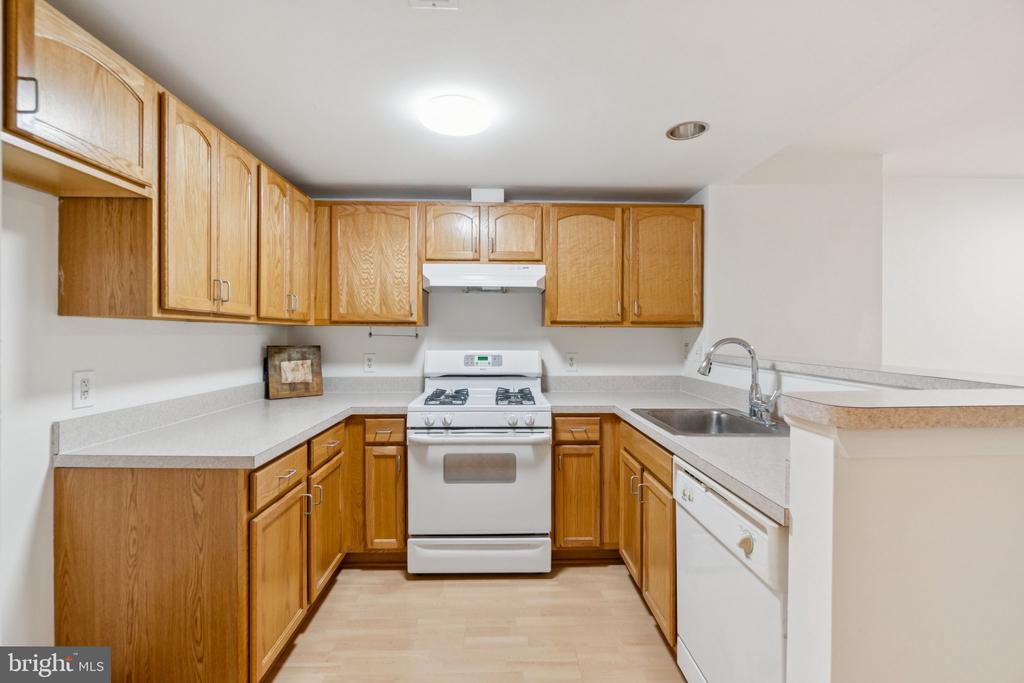 7981 EASTERN NW 204