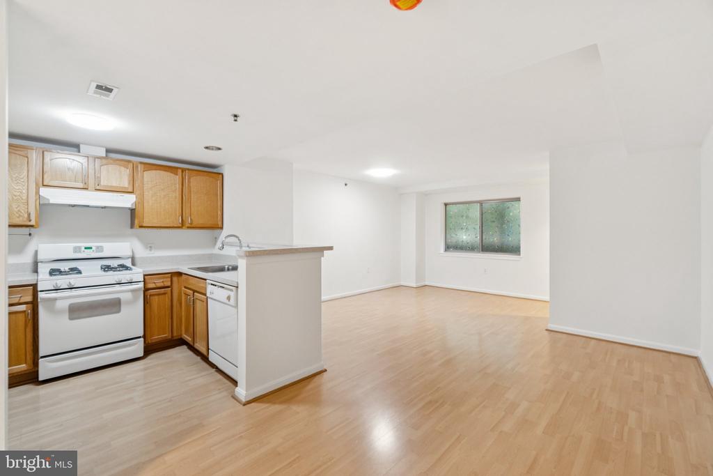 7981 EASTERN NW 204