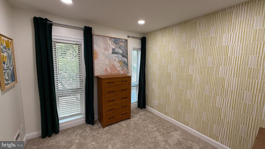 4814 HAMPDEN LANE R-2