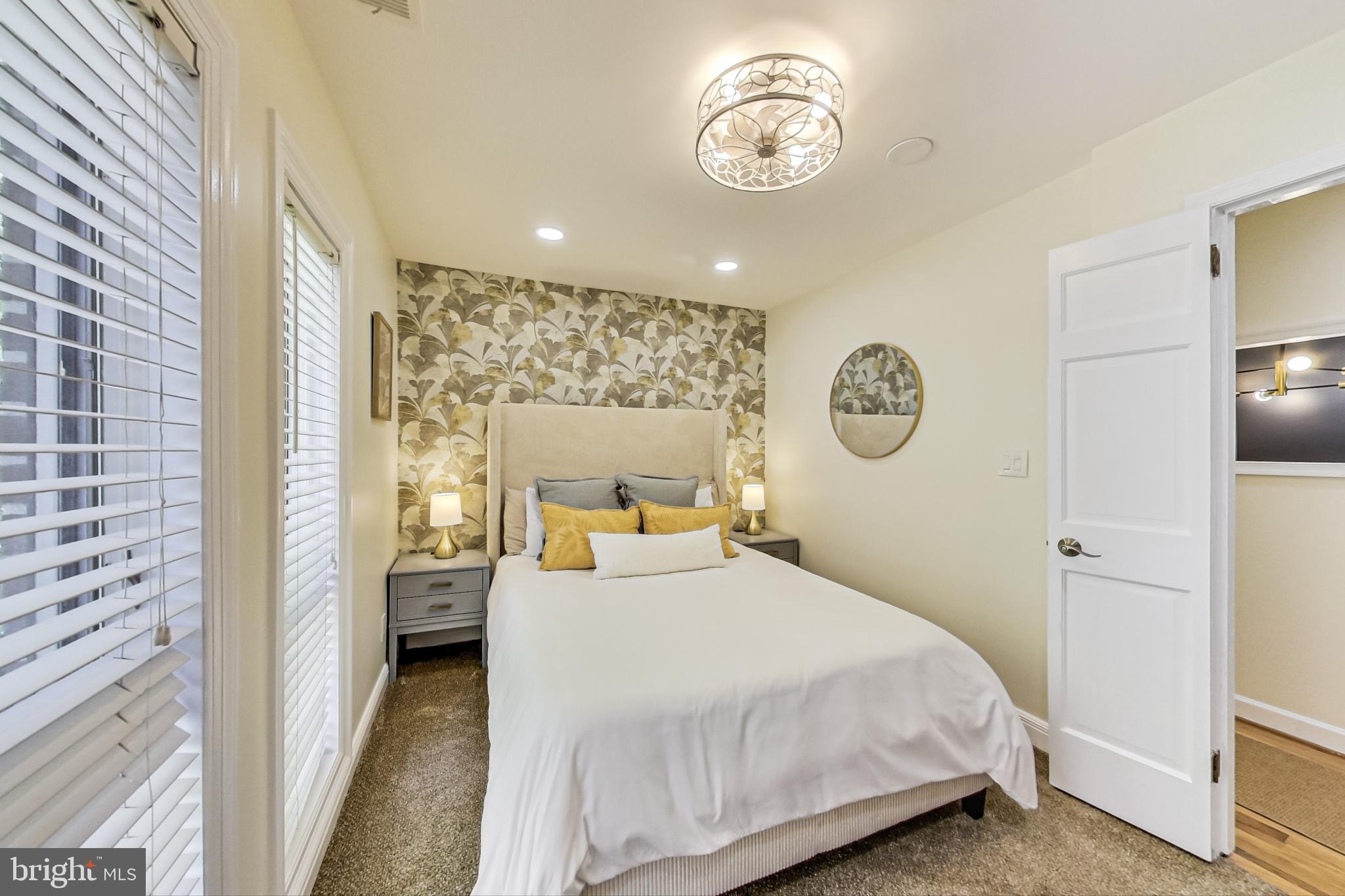 4814 HAMPDEN LANE R-2