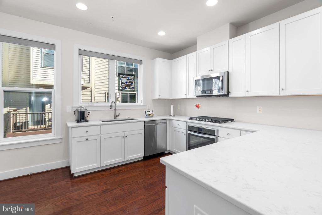 16313 DECKER PLACE