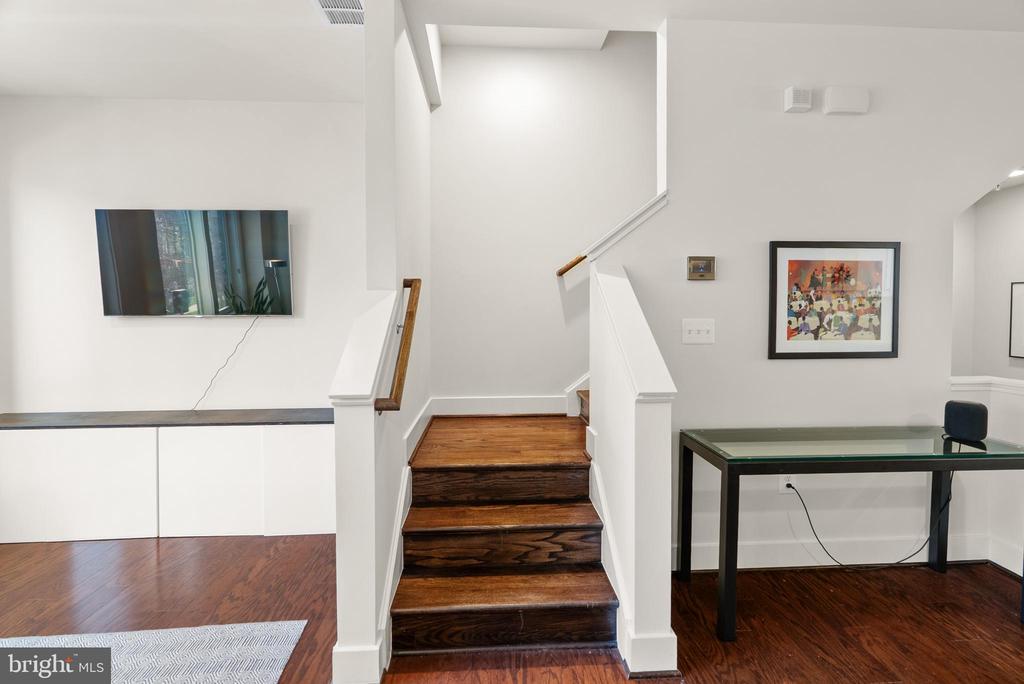 16313 DECKER PLACE