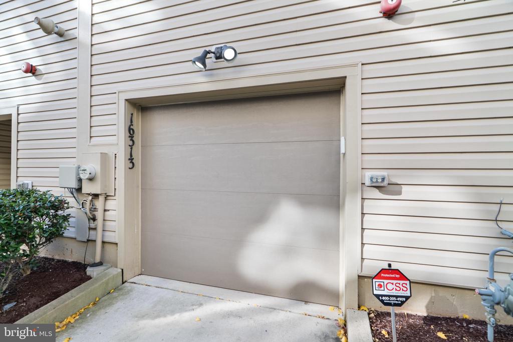 16313 DECKER PLACE