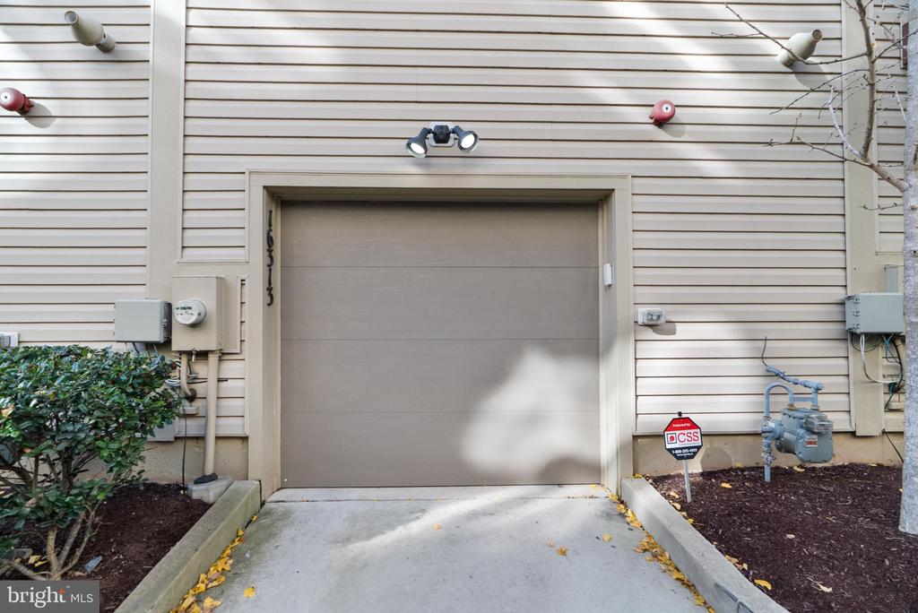 16313 DECKER PLACE