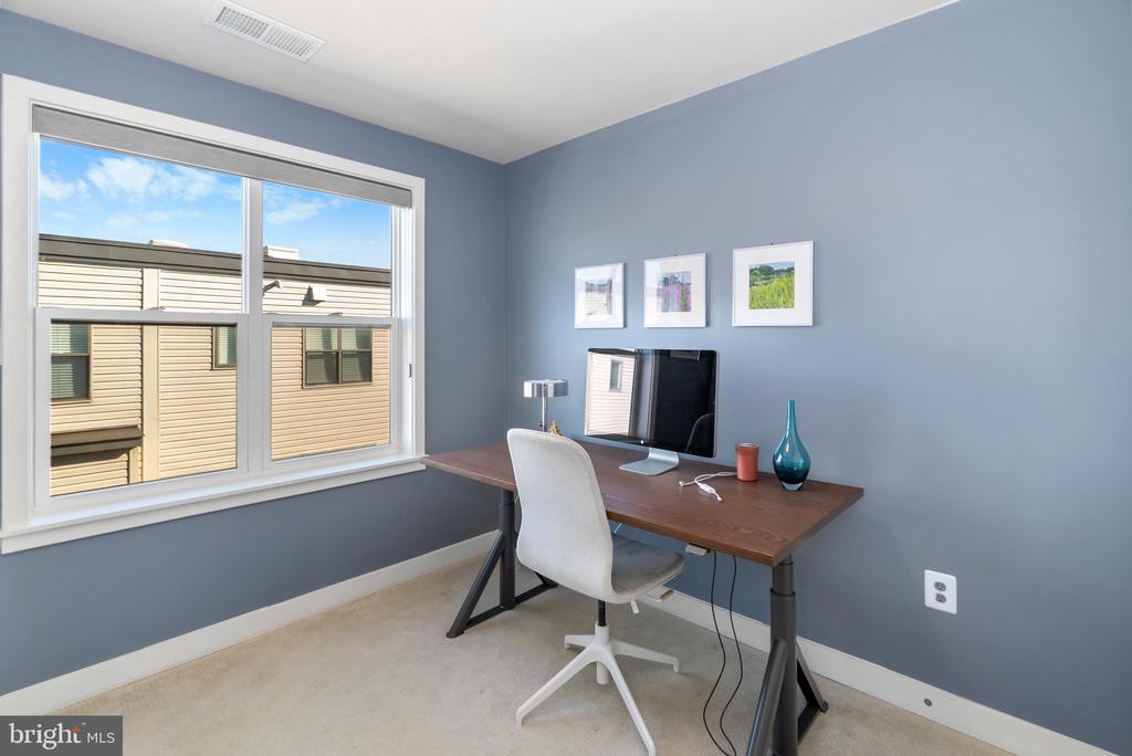 16313 DECKER PLACE