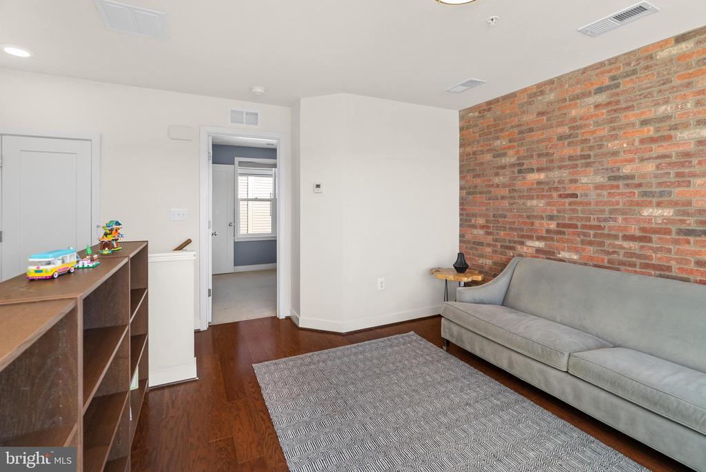 16313 DECKER PLACE