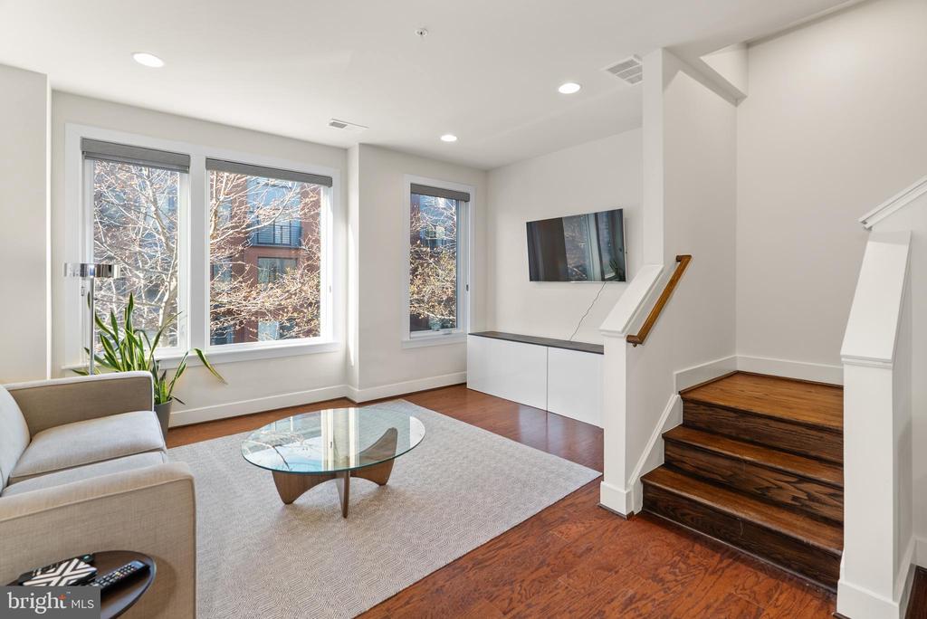 16313 DECKER PLACE
