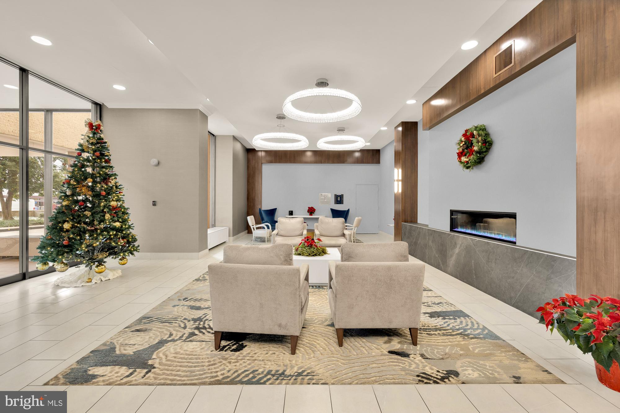 4515 WILLARD AVENUE 2320S