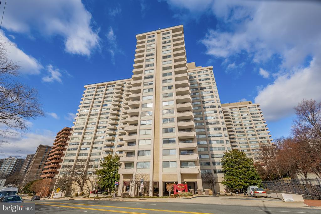 4515 WILLARD AVENUE 2320S