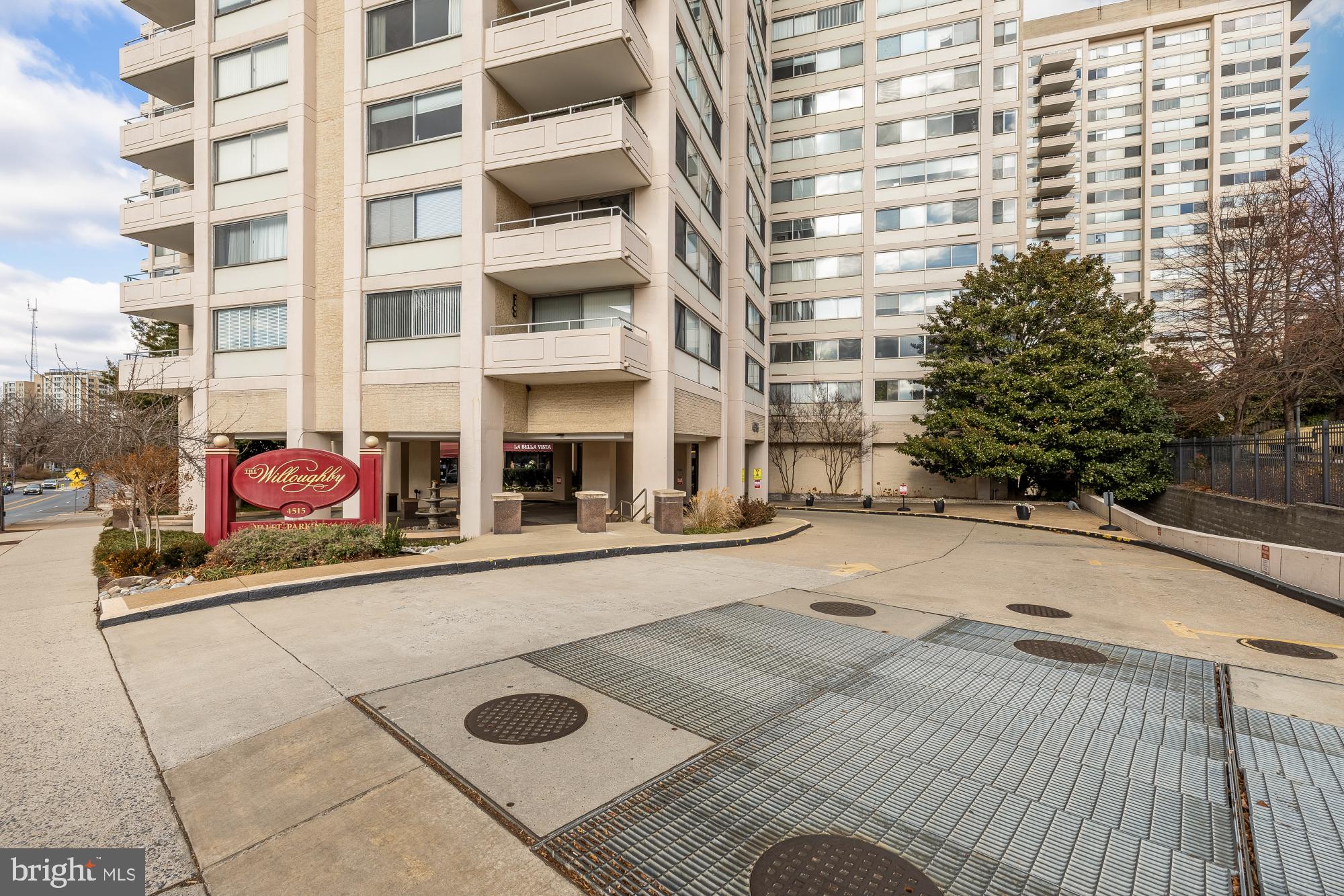 4515 WILLARD AVENUE 2320S