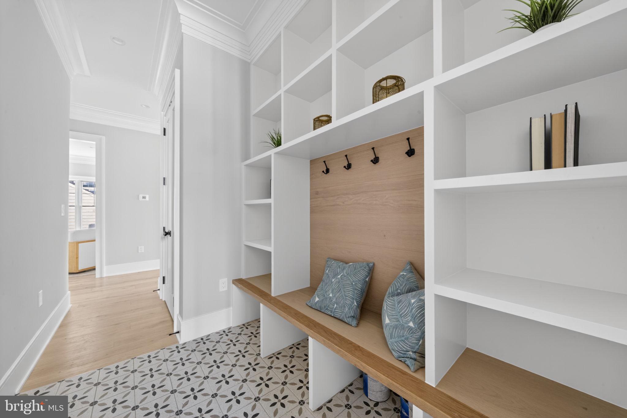 5326 MCKINLEY STREET