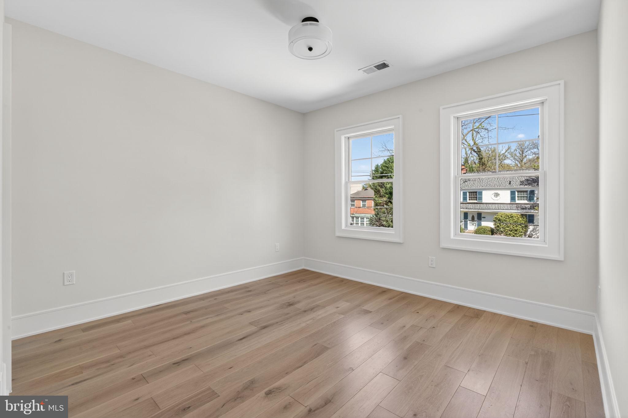 5326 MCKINLEY STREET