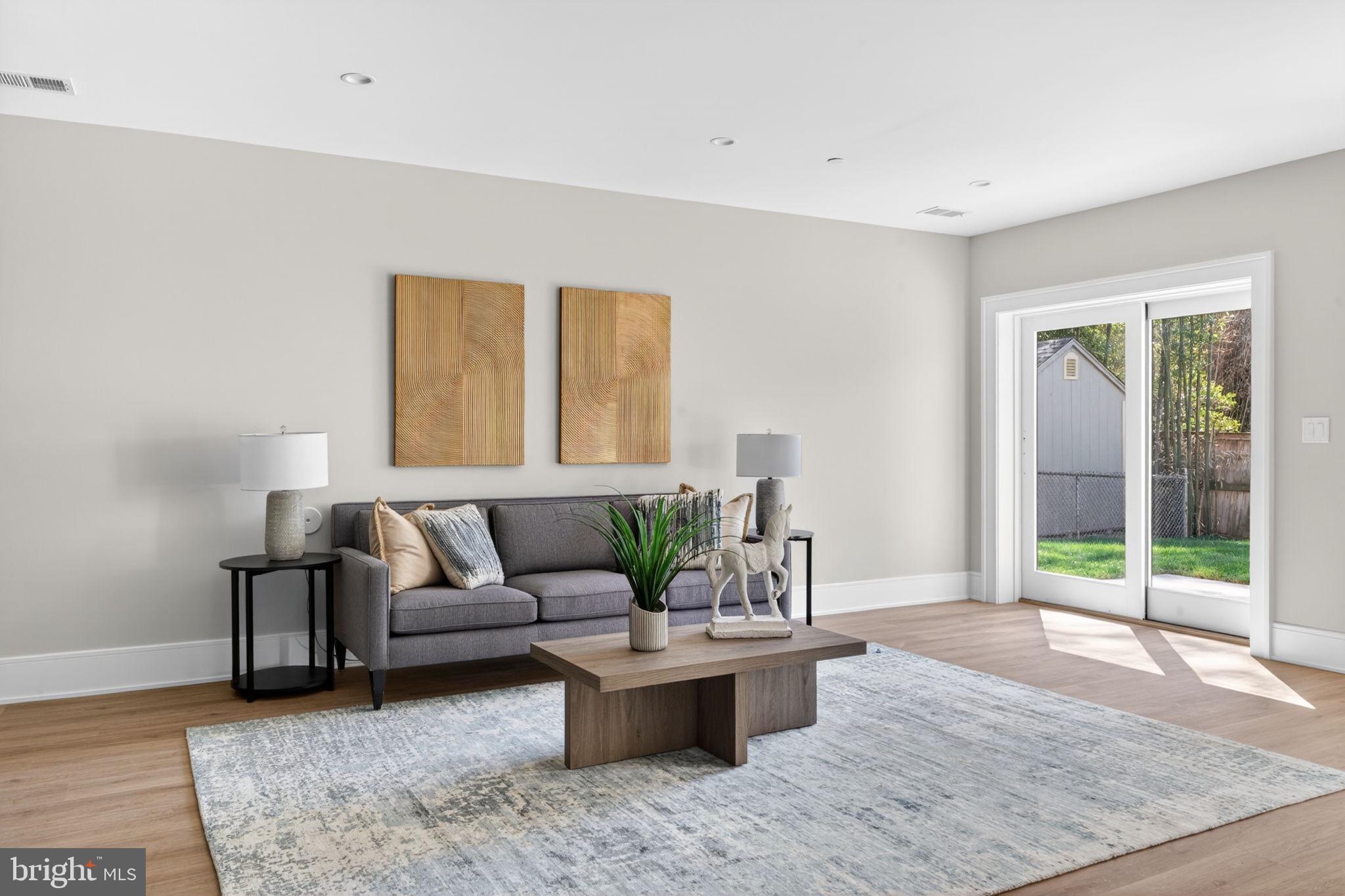 5326 MCKINLEY STREET