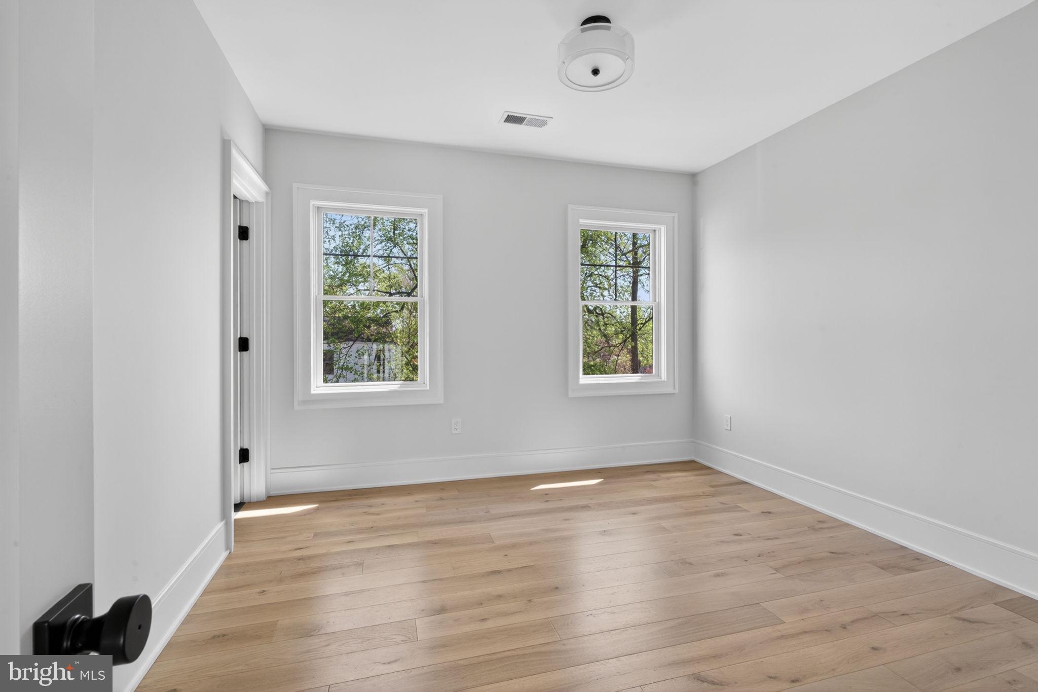 5326 MCKINLEY STREET