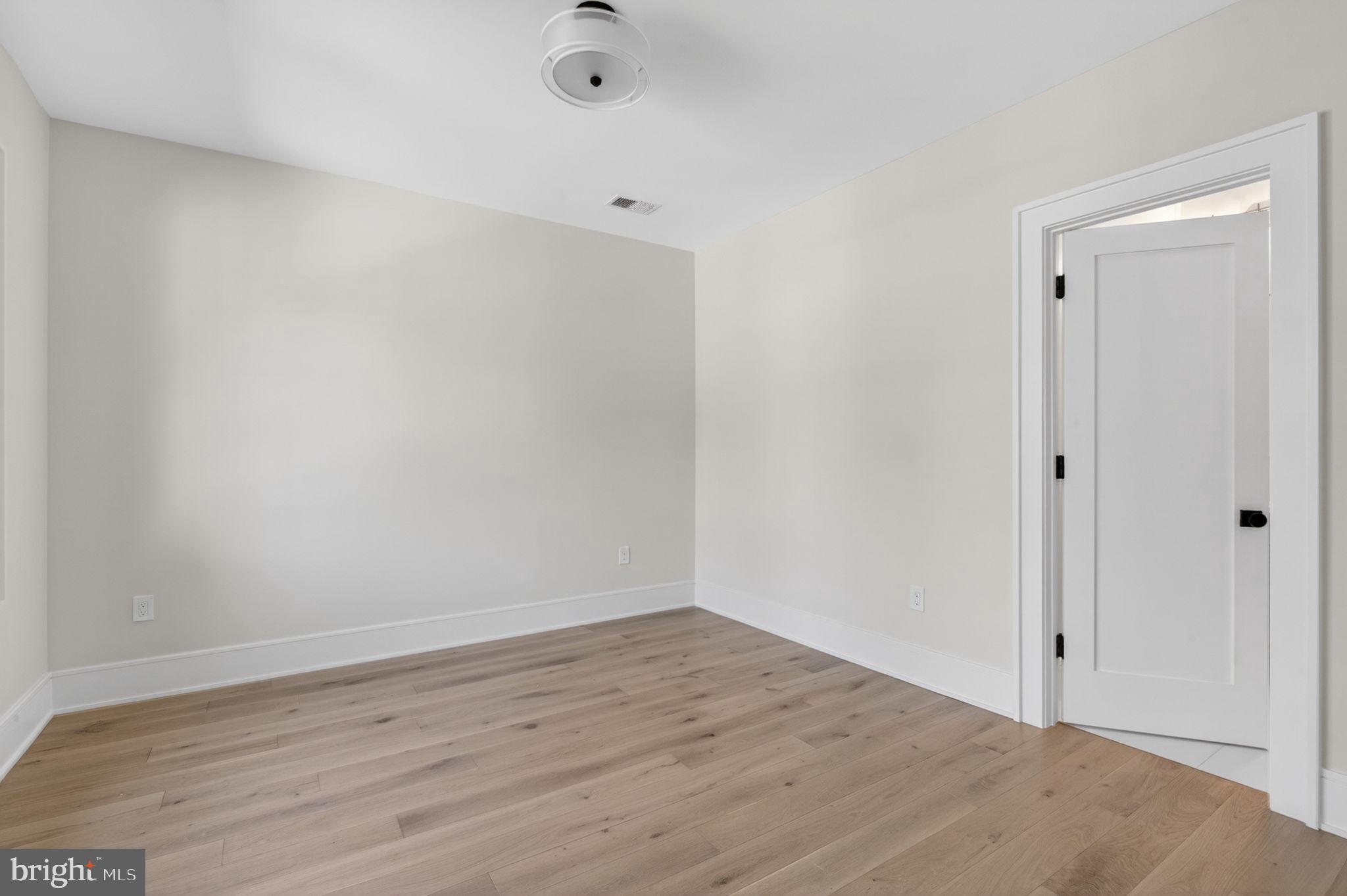 5326 MCKINLEY STREET