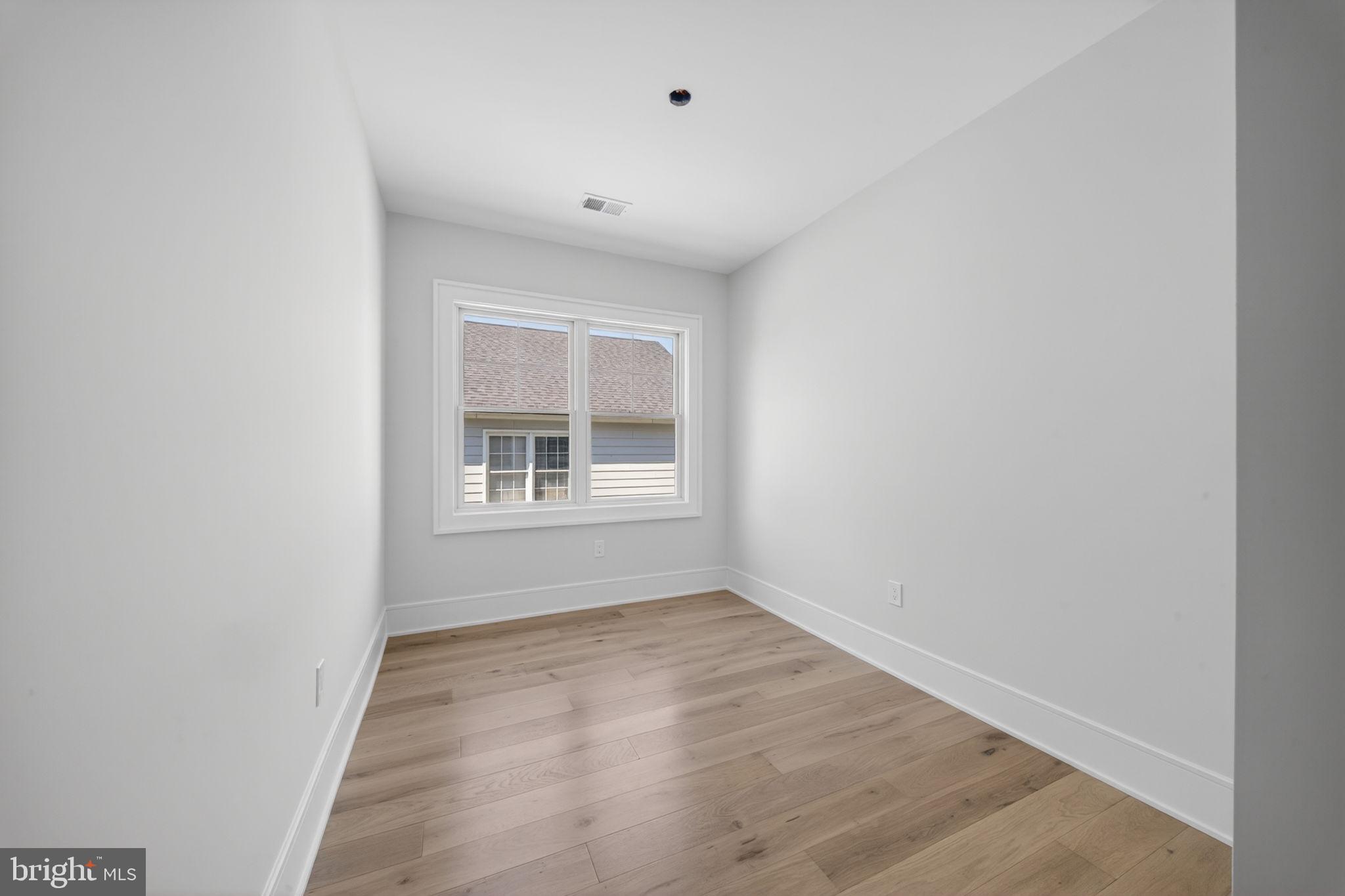 5326 MCKINLEY STREET