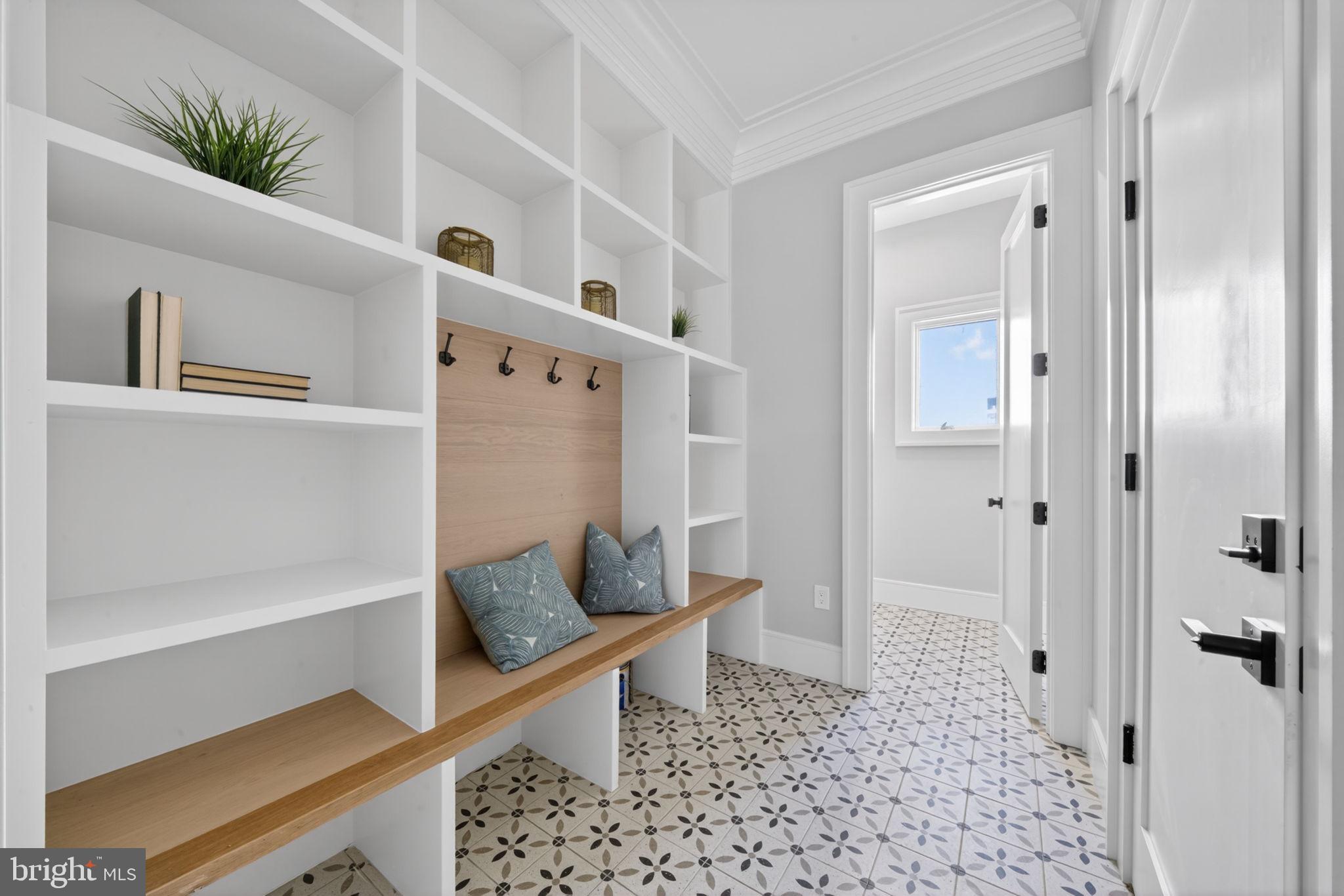 5326 MCKINLEY STREET