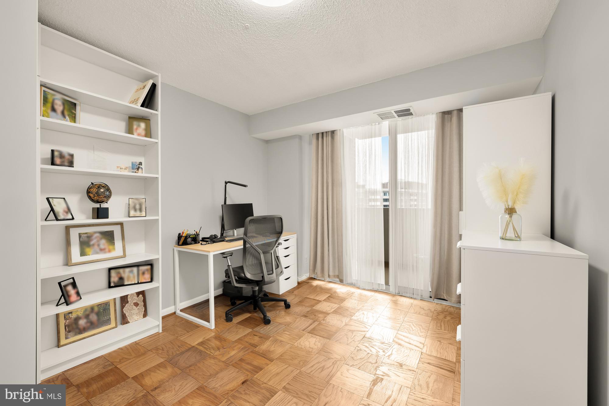 4601 N PARK AVENUE 1119